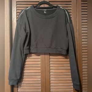 Black Cropped Sweatshirt With Optional Cold Shoulder Zipper